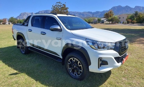Buy Used Toyota Hilux White Car in Windhoek in Namibia