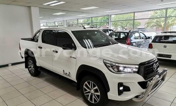 Buy Used Toyota Hilux White Car in Windhoek in Namibia