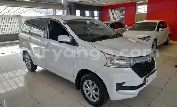 Acheter Occasion Voiture Toyota Avanza Blanc à Windhoek, Namibie