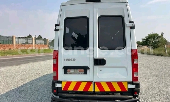 Buy Used Iveco Daily White Truck in Windhoek in Namibia Buy Used Iveco Daily White Truck in Windhoek in Namibia