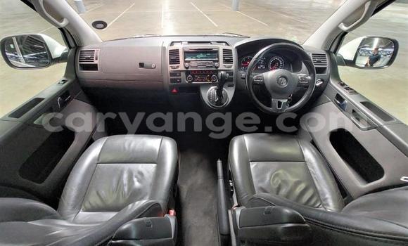 Acheter Occasion Voiture Volkswagen Caravelle Blanc à Windhoek, Namibie Acheter Occasion Voiture Volkswagen Caravelle Blanc à Windhoek, Namibie