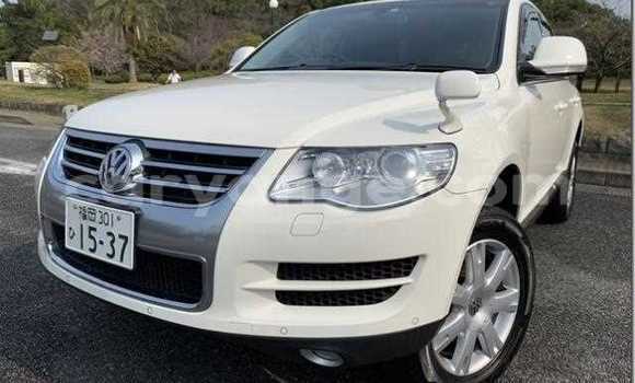 Buy Used Volkswagen Touareg White Car in Swakopmund in Namibia Buy Used Volkswagen Touareg White Car in Swakopmund in Namibia
