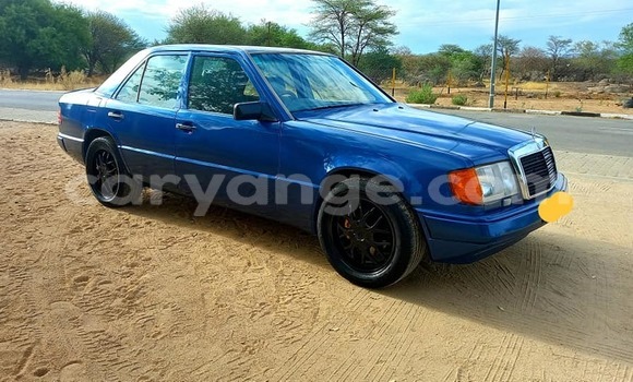 Buy Used Mercedes-Benz E–Class Blue Car in Omaruru in Erongo