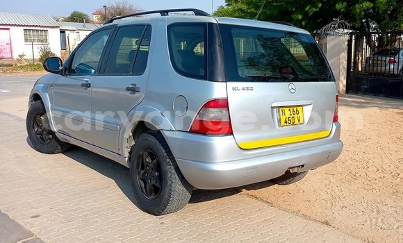 Acheter Occasion Voiture Mercedes-Benz ML–Class Gris à Omaruru, Erongo Acheter Occasion Voiture Mercedes-Benz ML–Class Gris à Omaruru, Erongo