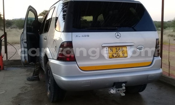 Acheter Occasion Voiture Mercedes-Benz ML–Class Gris à Omaruru, Erongo Acheter Occasion Voiture Mercedes-Benz ML–Class Gris à Omaruru, Erongo
