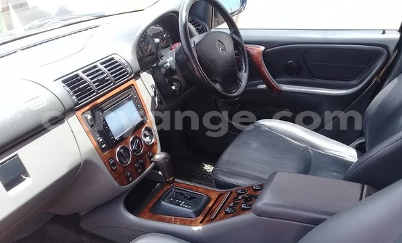 Acheter Occasion Voiture Mercedes-Benz ML–Class Marron à Omaruru, Erongo Acheter Occasion Voiture Mercedes-Benz ML–Class Marron à Omaruru, Erongo