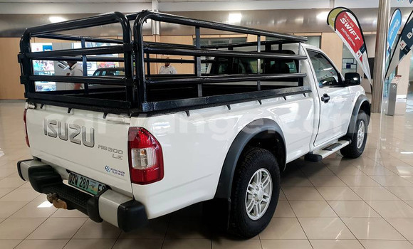 Acheter Occasion Voiture Isuzu KB Blanc à Windhoek, Namibie Acheter Occasion Voiture Isuzu KB Blanc à Windhoek, Namibie