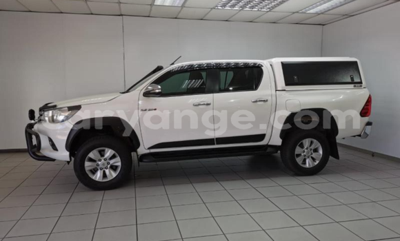 Acheter Occasion Voiture Toyota Hilux Blanc à Windhoek, Namibie
