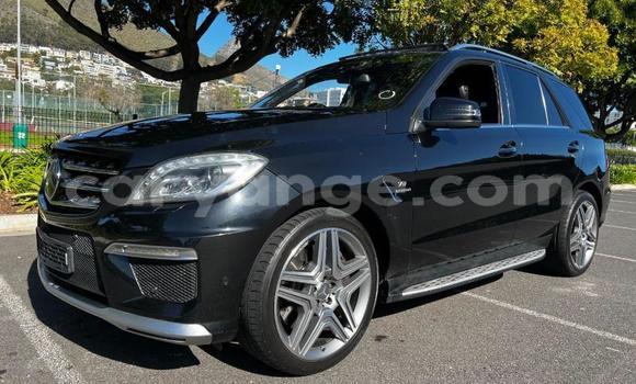 Acheter Occasion Voiture Mercedes-Benz ML–Class Noir à Windhoek, Namibie Acheter Occasion Voiture Mercedes-Benz ML–Class Noir à Windhoek, Namibie
