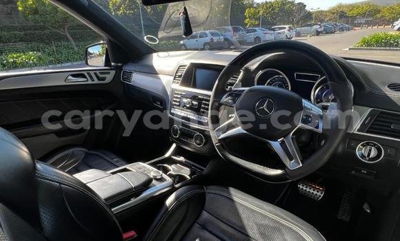 Acheter Occasion Voiture Mercedes-Benz ML–Class Noir à Windhoek, Namibie Acheter Occasion Voiture Mercedes-Benz ML–Class Noir à Windhoek, Namibie