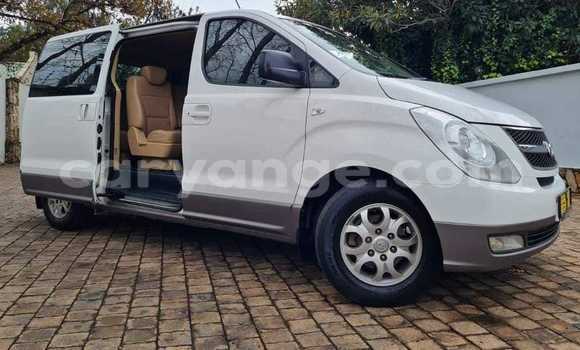 Acheter Occasion Voiture Hyundai H1 Blanc à Henties Bay, Erongo Acheter Occasion Voiture Hyundai H1 Blanc à Henties Bay, Erongo