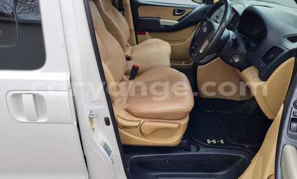 Acheter Occasion Voiture Hyundai H1 Blanc à Henties Bay, Erongo Acheter Occasion Voiture Hyundai H1 Blanc à Henties Bay, Erongo