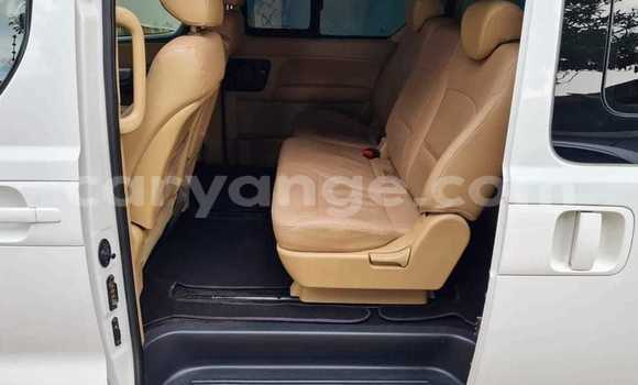 Acheter Occasion Voiture Hyundai H1 Blanc à Henties Bay, Erongo Acheter Occasion Voiture Hyundai H1 Blanc à Henties Bay, Erongo