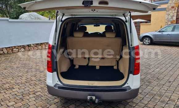 Acheter Occasion Voiture Hyundai H1 Blanc à Henties Bay, Erongo Acheter Occasion Voiture Hyundai H1 Blanc à Henties Bay, Erongo