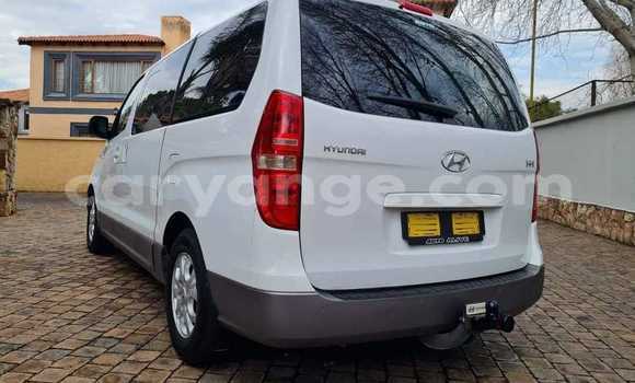 Acheter Occasion Voiture Hyundai H1 Blanc à Henties Bay, Erongo Acheter Occasion Voiture Hyundai H1 Blanc à Henties Bay, Erongo