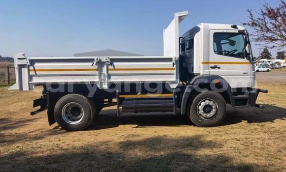 Acheter Occasion Utilitaire Mitsubishi L400 Blanc à Keetmanshoop, Namibie Acheter Occasion Utilitaire Mitsubishi L400 Blanc à Keetmanshoop, Namibie