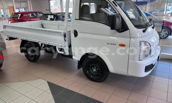 Buy Used Hyundai H1 White Car in Windhoek in Namibia Buy Used Hyundai H1 White Car in Windhoek in Namibia