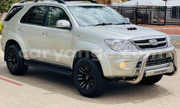 Acheter Occasion Voiture Toyota Fortuner Gris à Windhoek, Namibie