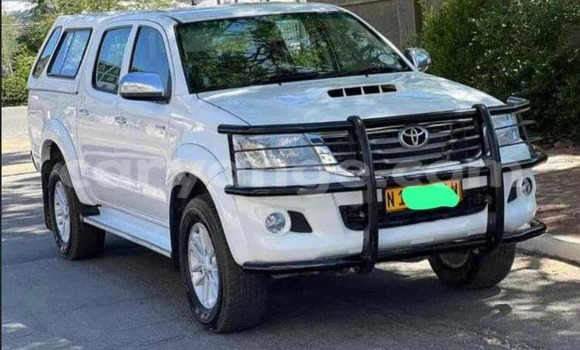 Acheter Occasion Voiture Toyota Hilux Blanc à Windhoek, Namibie