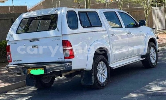 Acheter Occasion Voiture Toyota Hilux Blanc à Windhoek, Namibie Acheter Occasion Voiture Toyota Hilux Blanc à Windhoek, Namibie