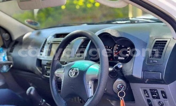 Acheter Occasion Voiture Toyota Hilux Blanc à Windhoek, Namibie Acheter Occasion Voiture Toyota Hilux Blanc à Windhoek, Namibie