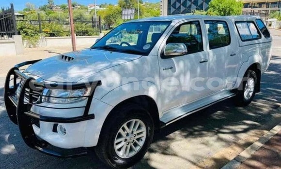 Acheter Occasion Voiture Toyota Hilux Blanc à Windhoek, Namibie Acheter Occasion Voiture Toyota Hilux Blanc à Windhoek, Namibie