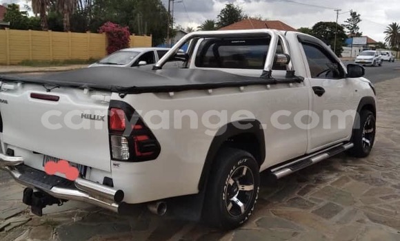 Acheter Occasion Voiture Toyota Hilux Blanc à Windhoek, Namibie Acheter Occasion Voiture Toyota Hilux Blanc à Windhoek, Namibie