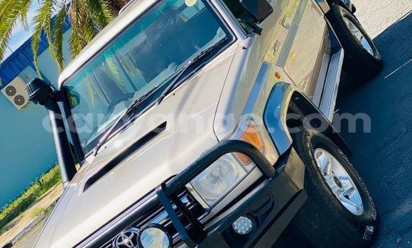 Acheter Occasion Voiture Toyota Land Cruiser Marron à Windhoek, Namibie Acheter Occasion Voiture Toyota Land Cruiser Marron à Windhoek, Namibie