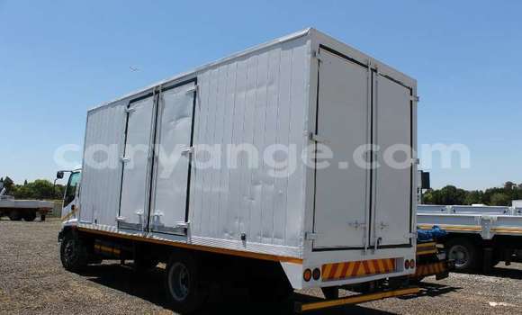 Acheter Occasion Utilitaire Isuzu FTR 850 Blanc à Arandis, Kunene Acheter Occasion Utilitaire Isuzu FTR 850 Blanc à Arandis, Kunene
