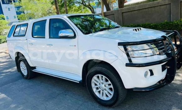 Acheter Occasion Voiture Toyota Hilux Blanc à Windhoek, Namibie Acheter Occasion Voiture Toyota Hilux Blanc à Windhoek, Namibie
