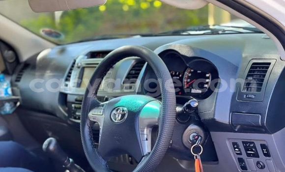 Acheter Occasion Voiture Toyota Hilux Blanc à Windhoek, Namibie Acheter Occasion Voiture Toyota Hilux Blanc à Windhoek, Namibie