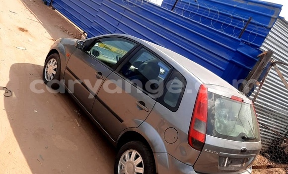 Acheter Occasion Voiture FORD MUSTANG Rouge à Windhoek, Namibie Acheter Occasion Voiture FORD MUSTANG Rouge à Windhoek, Namibie