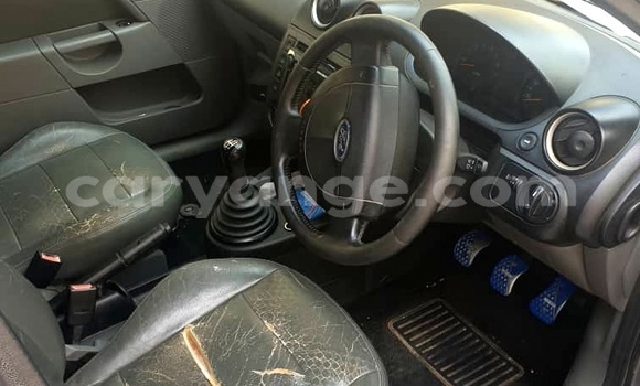 Acheter Occasion Voiture FORD MUSTANG Rouge à Windhoek, Namibie Acheter Occasion Voiture FORD MUSTANG Rouge à Windhoek, Namibie