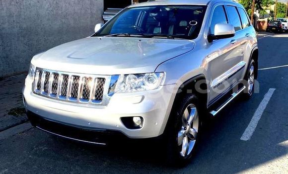 Acheter Occasion Voiture Jeep Grand Cherokee Gris à Windhoek, Namibie Acheter Occasion Voiture Jeep Grand Cherokee Gris à Windhoek, Namibie