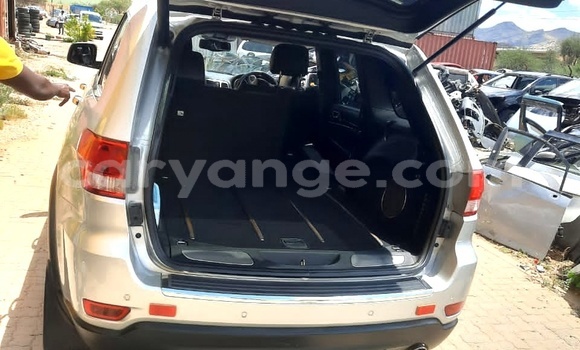 Acheter Occasion Voiture Jeep Grand Cherokee Gris à Windhoek, Namibie Acheter Occasion Voiture Jeep Grand Cherokee Gris à Windhoek, Namibie