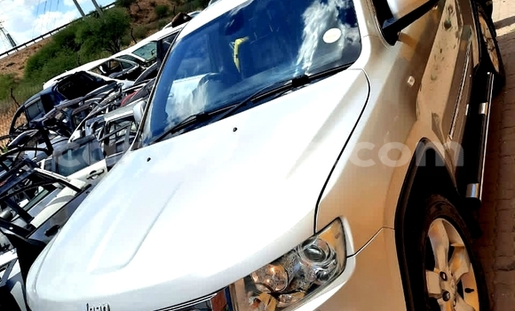 Acheter Occasion Voiture Jeep Grand Cherokee Gris à Windhoek, Namibie Acheter Occasion Voiture Jeep Grand Cherokee Gris à Windhoek, Namibie