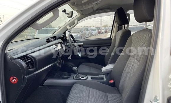 Acheter Occasion Voiture Toyota Hiluxe Revo Blanc à Windhoek, Namibie Acheter Occasion Voiture Toyota Hiluxe Revo Blanc à Windhoek, Namibie