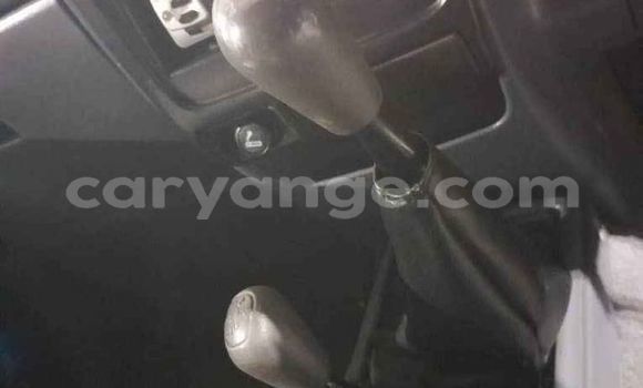 Buy Used Toyota Hilux White Car in Gobabis in Omaheke Buy Used Toyota Hilux White Car in Gobabis in Omaheke