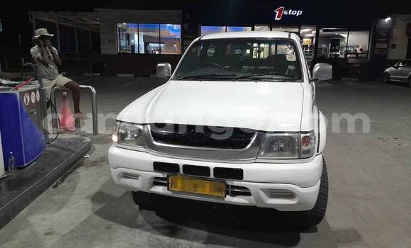 Buy Used Toyota Hilux White Car in Gobabis in Omaheke Buy Used Toyota Hilux White Car in Gobabis in Omaheke