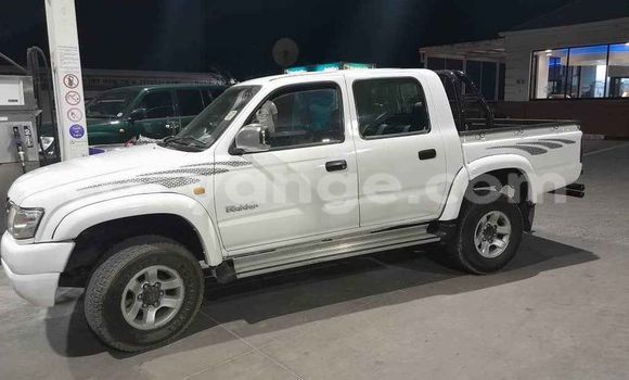 Buy Used Toyota Hilux White Car in Gobabis in Omaheke Buy Used Toyota Hilux White Car in Gobabis in Omaheke