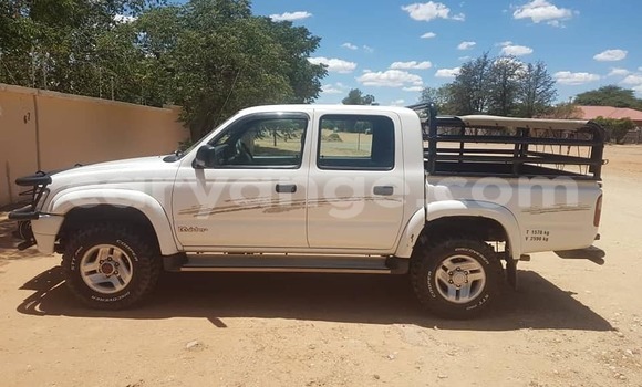 Buy Used Toyota Hilux White Car in Gobabis in Omaheke Buy Used Toyota Hilux White Car in Gobabis in Omaheke