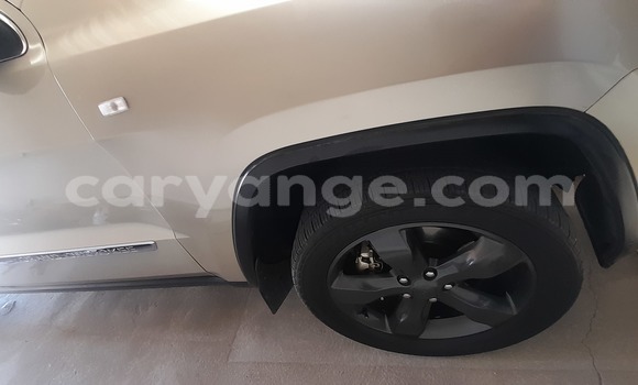 Acheter Occasion Voiture Jeep Grand Cherokee Beige à Luderitz, Karas Acheter Occasion Voiture Jeep Grand Cherokee Beige à Luderitz, Karas