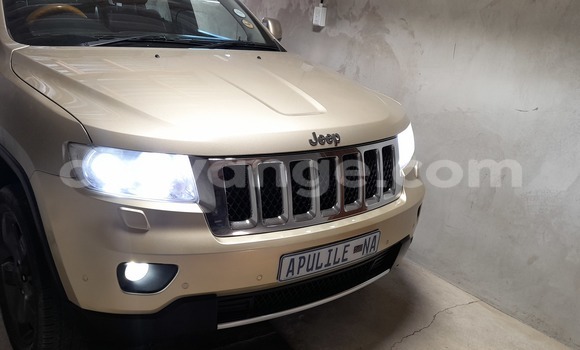 Acheter Occasion Voiture Jeep Grand Cherokee Beige à Luderitz, Karas Acheter Occasion Voiture Jeep Grand Cherokee Beige à Luderitz, Karas