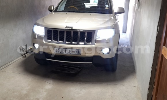 Acheter Occasion Voiture Jeep Grand Cherokee Beige à Luderitz, Karas Acheter Occasion Voiture Jeep Grand Cherokee Beige à Luderitz, Karas