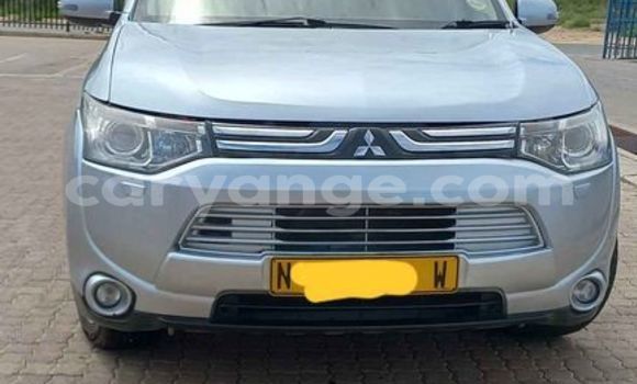 Acheter Occasion Voiture Mitsubishi Outlander Gris à Windhoek, Namibie Acheter Occasion Voiture Mitsubishi Outlander Gris à Windhoek, Namibie