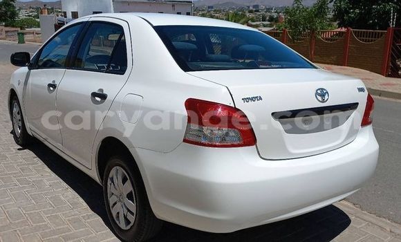 Acheter Occasion Voiture Toyota Yaris Blanc à Windhoek, Namibie Acheter Occasion Voiture Toyota Yaris Blanc à Windhoek, Namibie