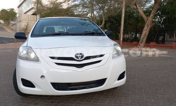 Acheter Occasion Voiture Toyota Yaris Blanc à Windhoek, Namibie Acheter Occasion Voiture Toyota Yaris Blanc à Windhoek, Namibie