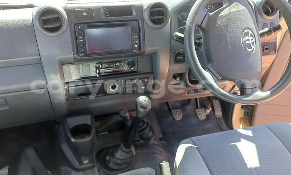 Acheter Occasion Voiture Toyota Land Cruiser Marron à Windhoek, Namibie Acheter Occasion Voiture Toyota Land Cruiser Marron à Windhoek, Namibie