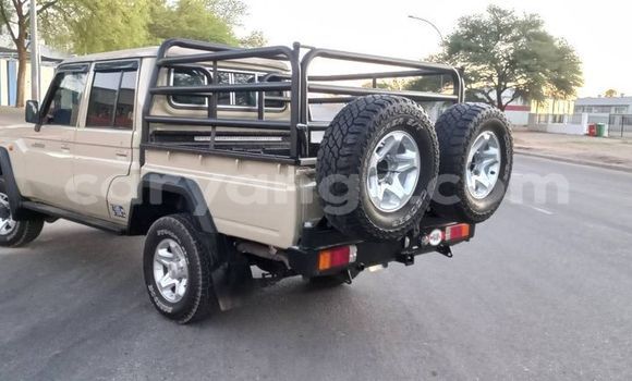 Acheter Occasion Voiture Toyota Land Cruiser Marron à Windhoek, Namibie Acheter Occasion Voiture Toyota Land Cruiser Marron à Windhoek, Namibie