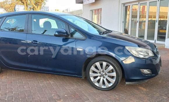 Buy Used Opel Astra Blue Car in Windhoek in Namibia